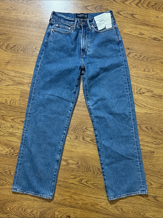 Abercrombie & Fitch Denim - NWT Abercrombie & Fitch Baggy Jeans